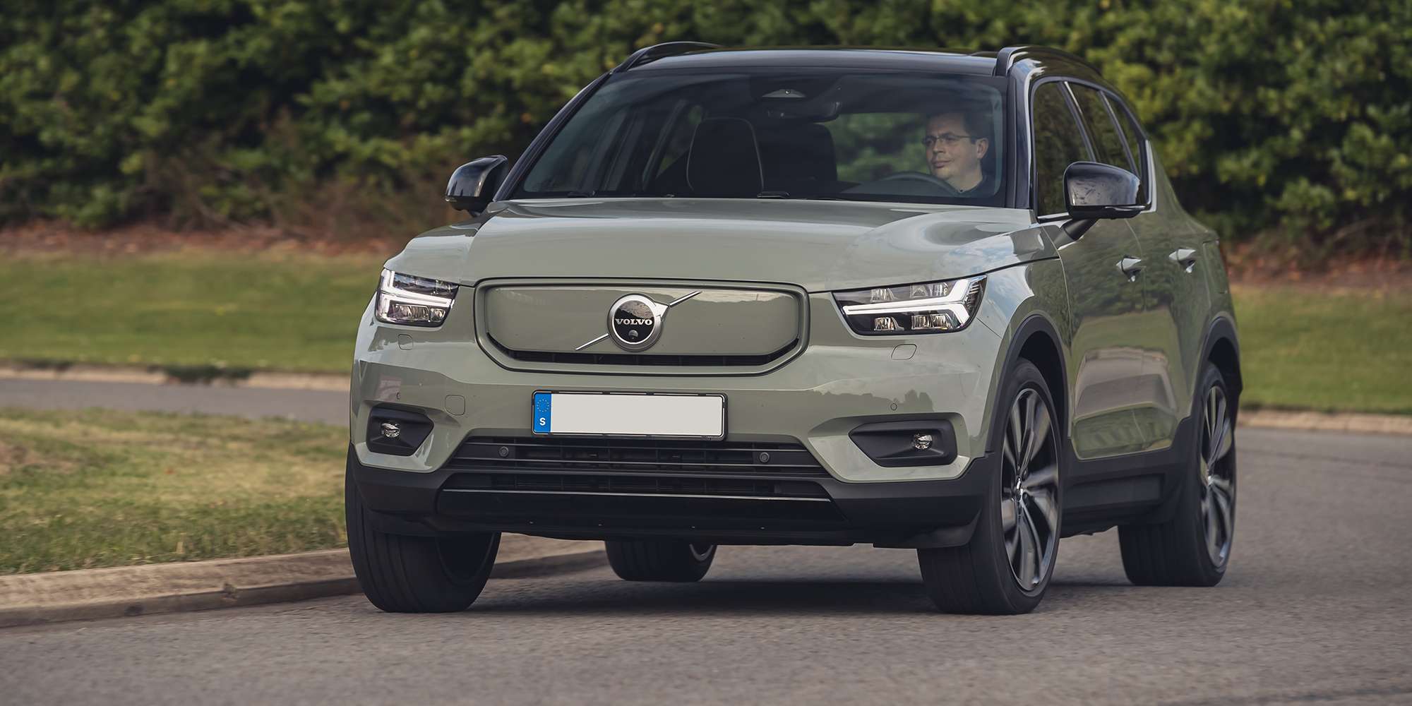 Volvo XC40 recharge electric suv