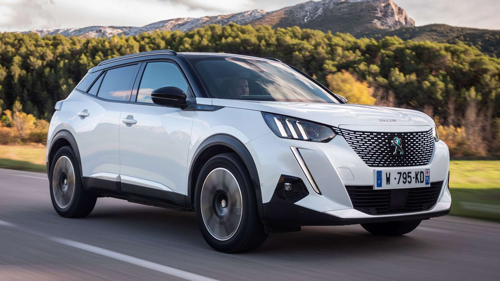 peugeot-e-2008-01